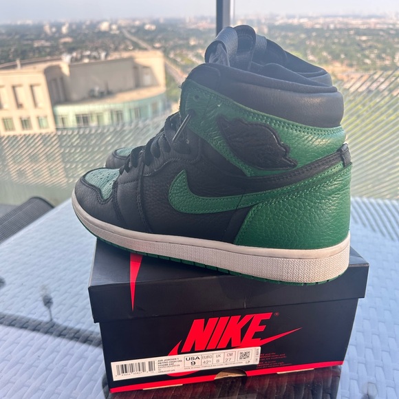 Jordan One Pine Green’s Size 9 M - Picture 3 of 5